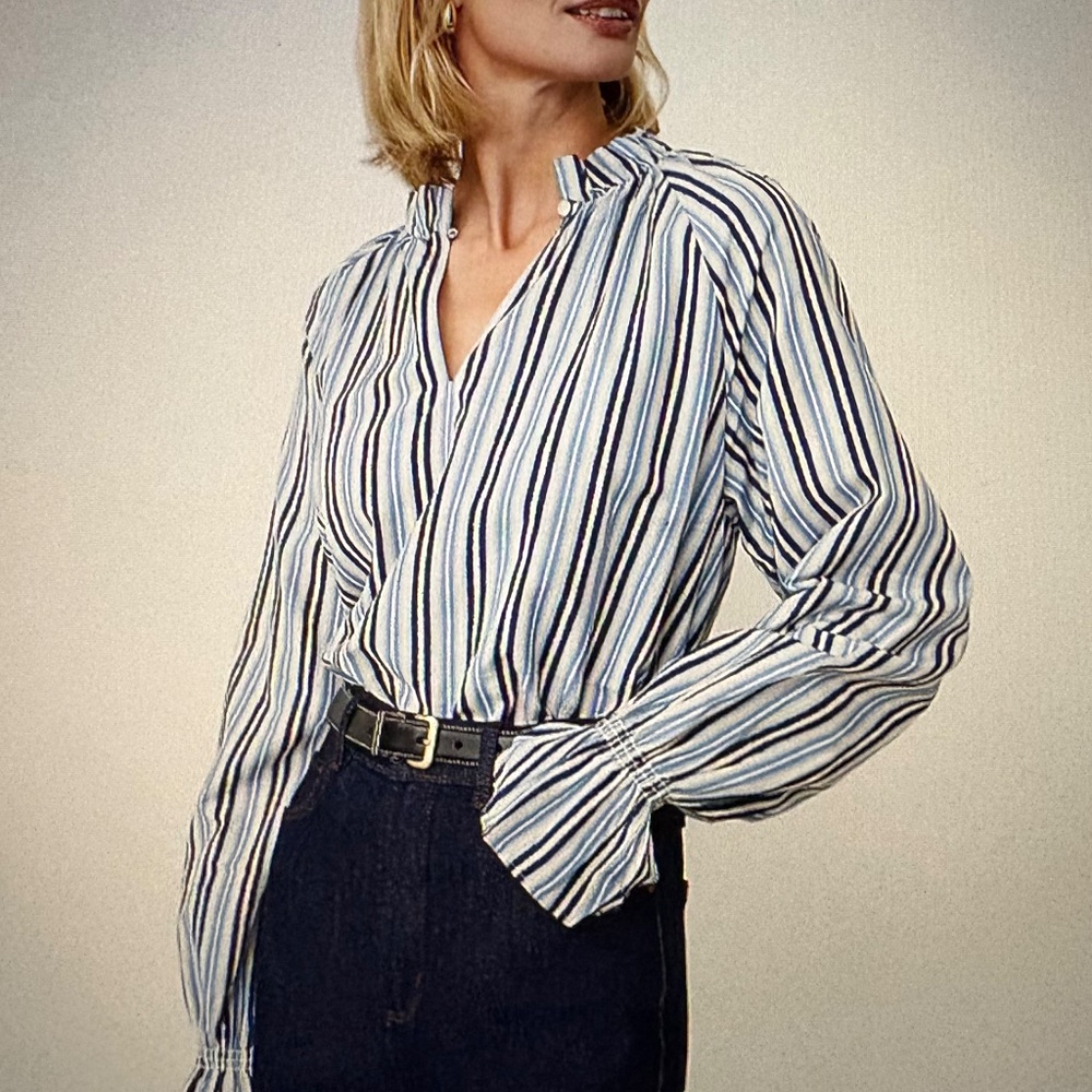 Ann Taylor Blue and White Blouse Bell Sleeve Relaxed Fit Size XS